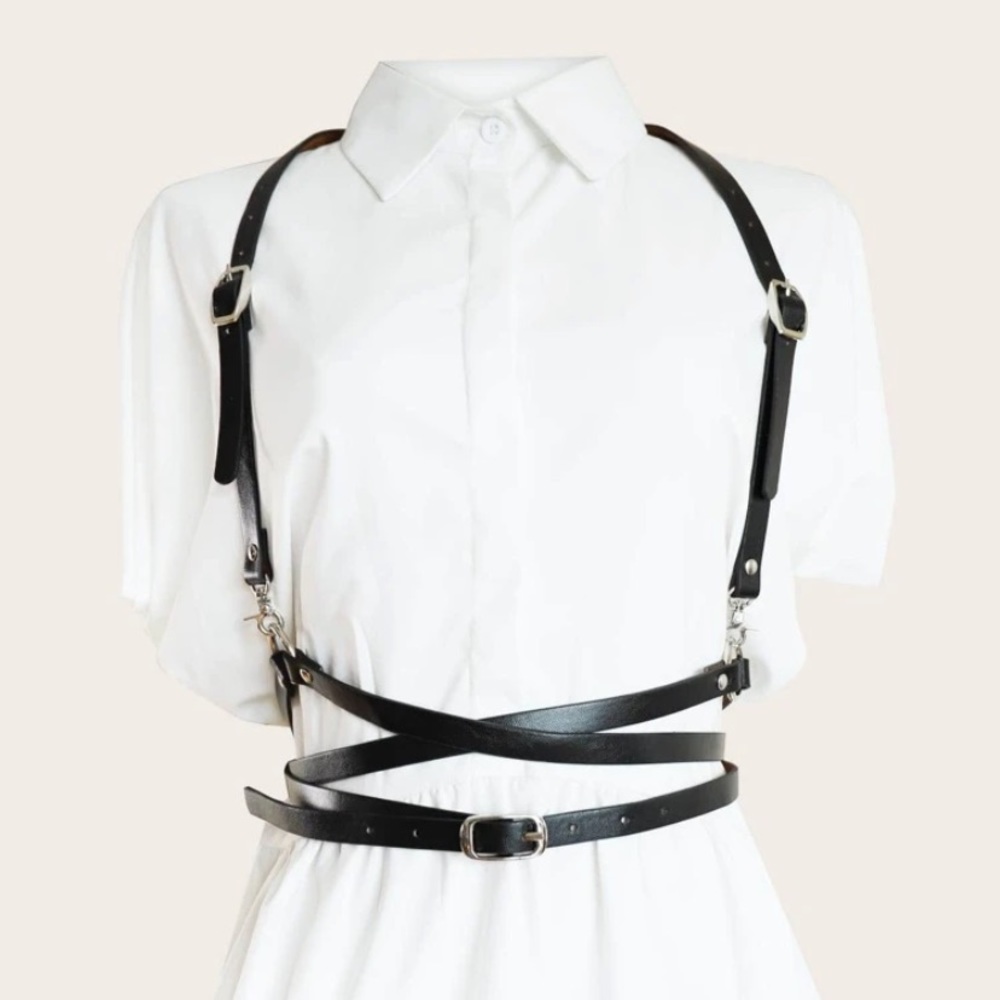Metal buckle harness belt